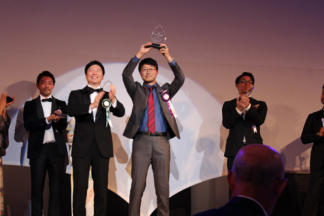  石川社長が実行委員会会長を務める「OKAYAMA AWARD(オカヤマアワード)」は、岡山の経済や文化の向上を促すとともに、岡山の活性化を目指して創設され、2010年以来岡山で活躍する多彩な若手経営者等を毎年顕彰している。 